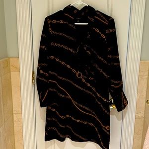 Ann Taylor Small Petite long sleeve shift dress. Bow collar and chain print.